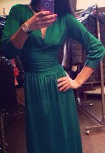 Зелёное платье стрейч